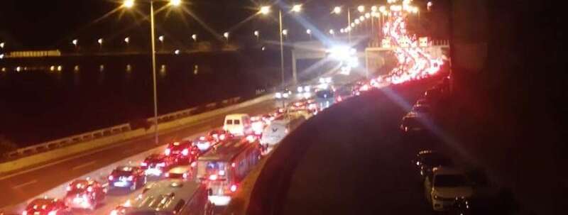 Imagen de la retención en la salida de la capital hacia el sur/TA.